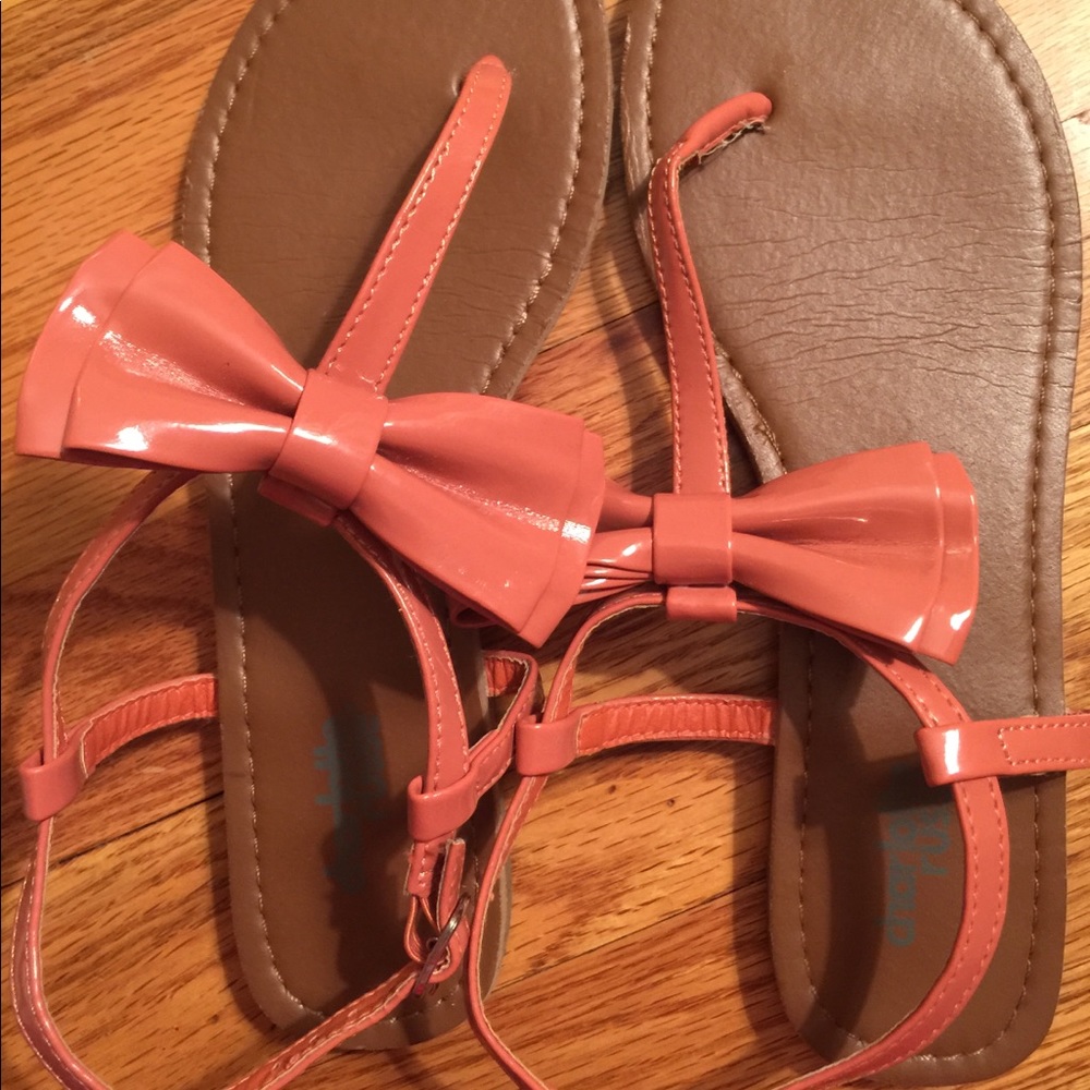 Coral bow sandals